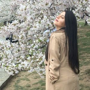 Meet your Posher, Paola